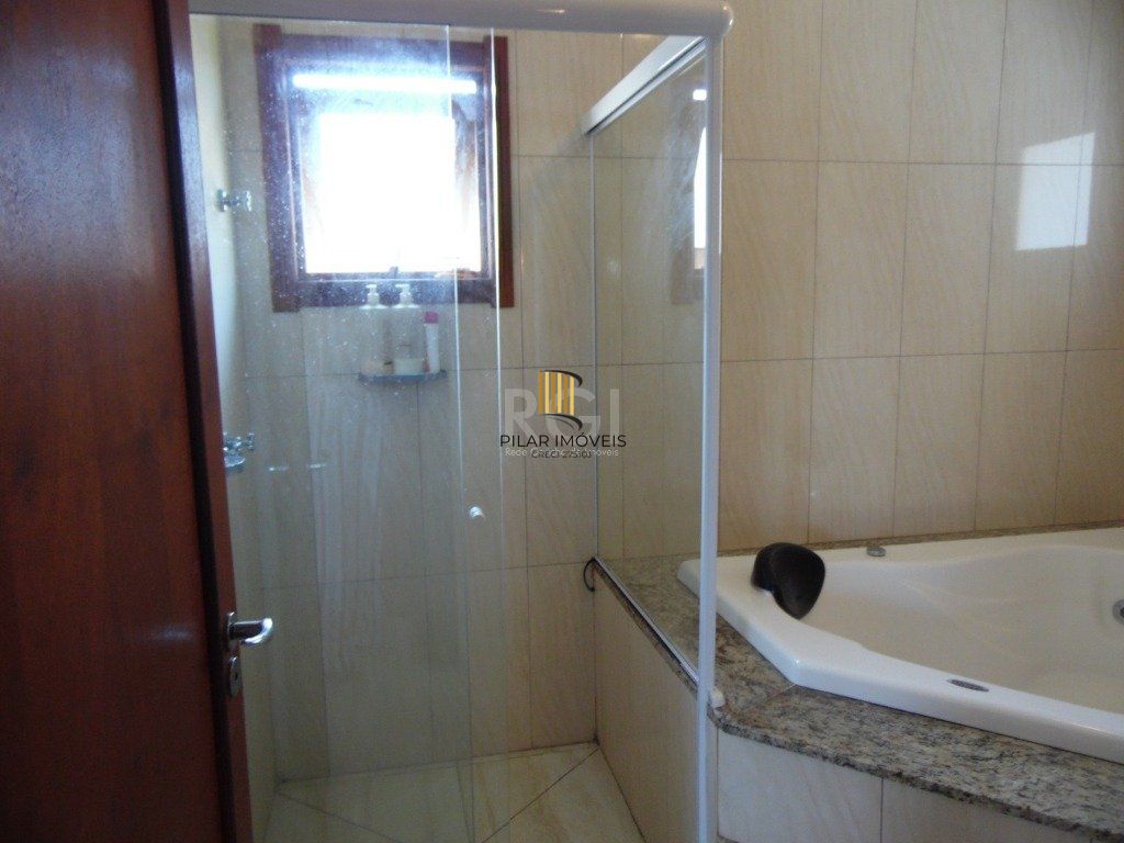 Casa para Venda - 410m², 5 dormitórios, sendo 5 suites, 5 vagas - Centro