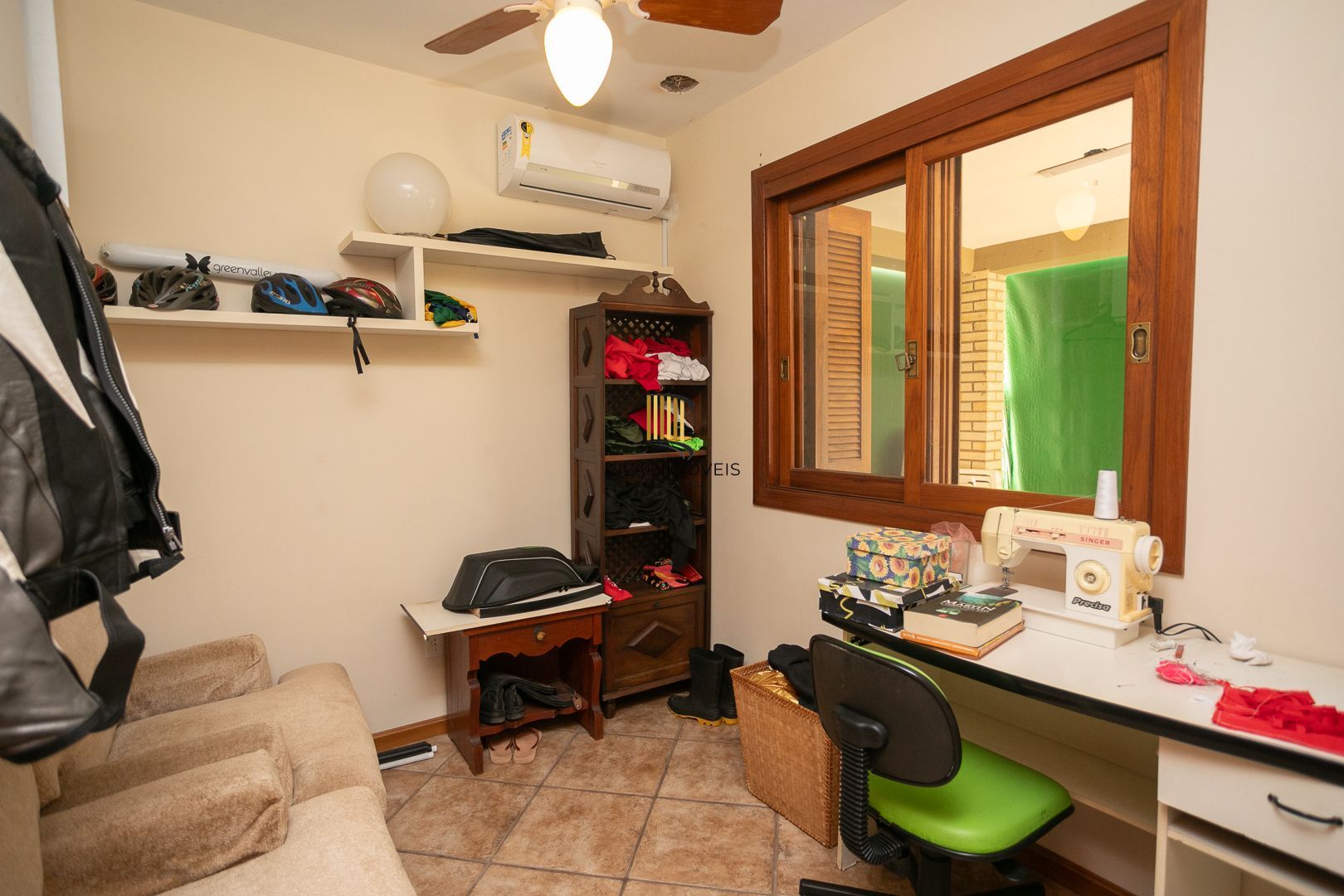 Casa mobiliada em condomínio