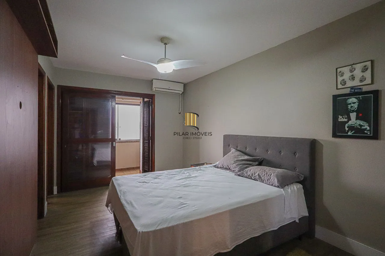 Apartamento cobertura de 03 dormitórios com opção de 05, 03 garagens. Bairro Higienópolis