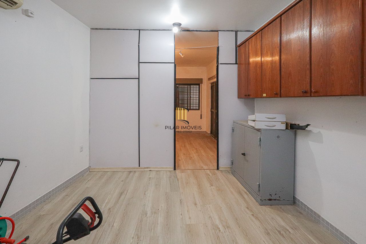 Pavilhao Comercial, Locação / Venda, 596 m², Bairro Partenon, Porto Alegre