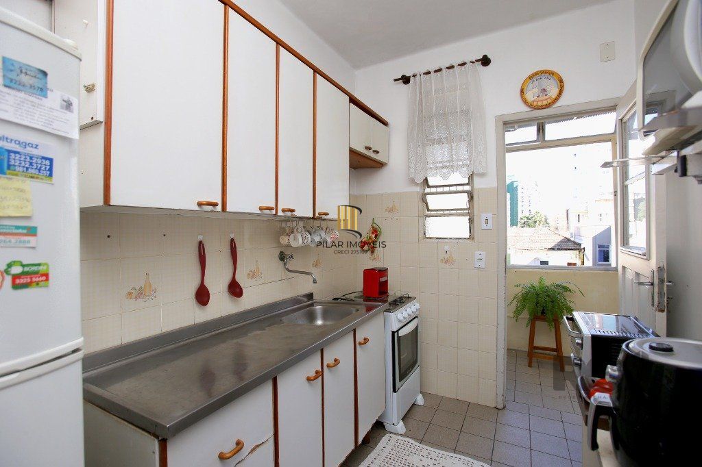 Apartamento de 02 dormitórios no Bairro Moinhos de Vento