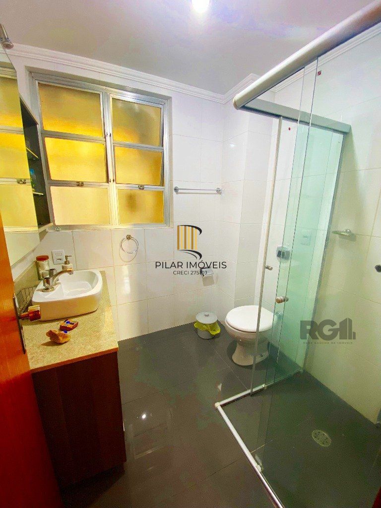 Apartamento de 03 dormitórios no bairro Santa Cecilia em Porto Alegre