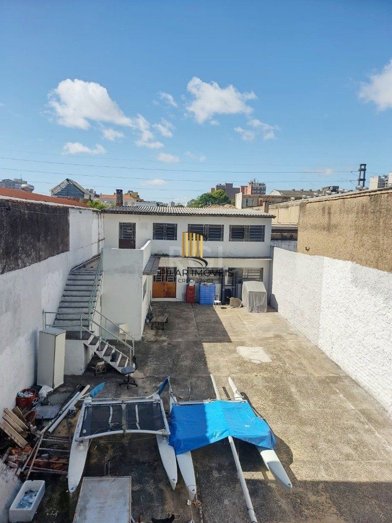 Casa comercial no 4 distrito