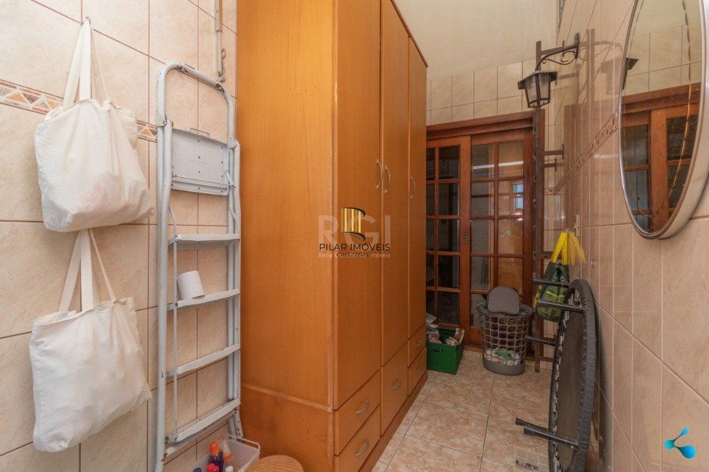Casa para Venda - 272m², 3 dormitórios, sendo 1 suites, 2 vagas - Sarandi