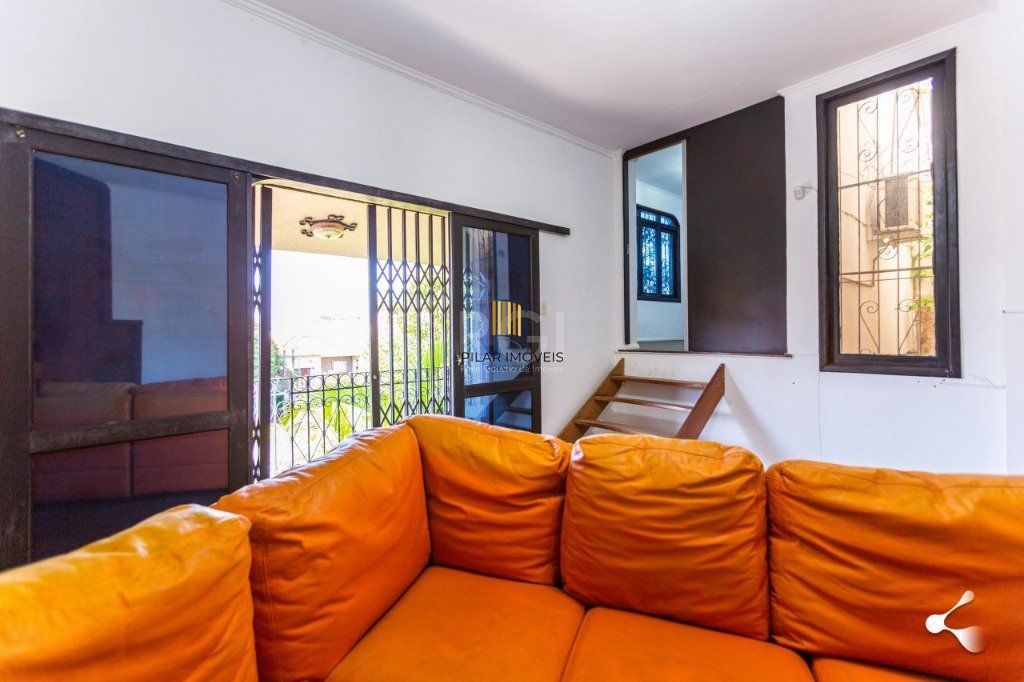 Casa para Venda - 500m², 3 dormitórios, sendo 3 suites, 4 vagas - Vila Ipiranga
