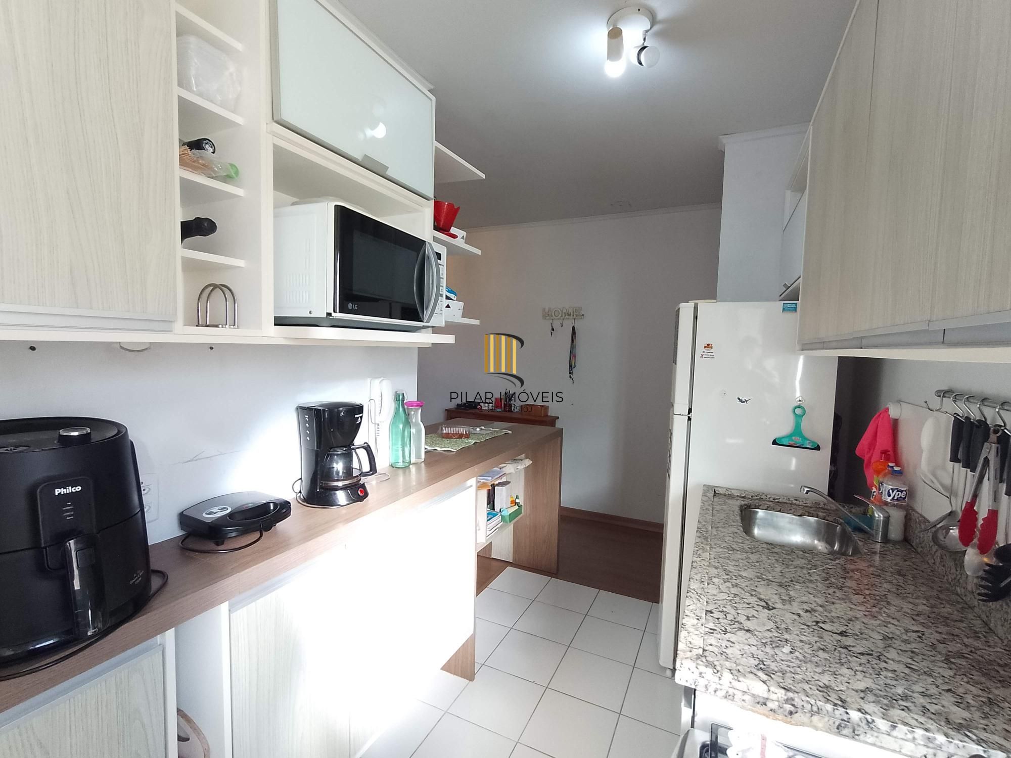 Apartamento 2 dormitórios mobiliado com vaga e elevador no Alto Petrópolis