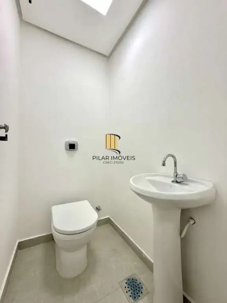 Apartamento 2 dormitórios, sacada com churrasqueira no Cristo Redentor