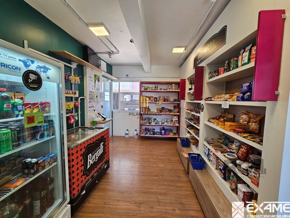 Apartamento 2 dormitórios com elevador e vaga perto da PUC