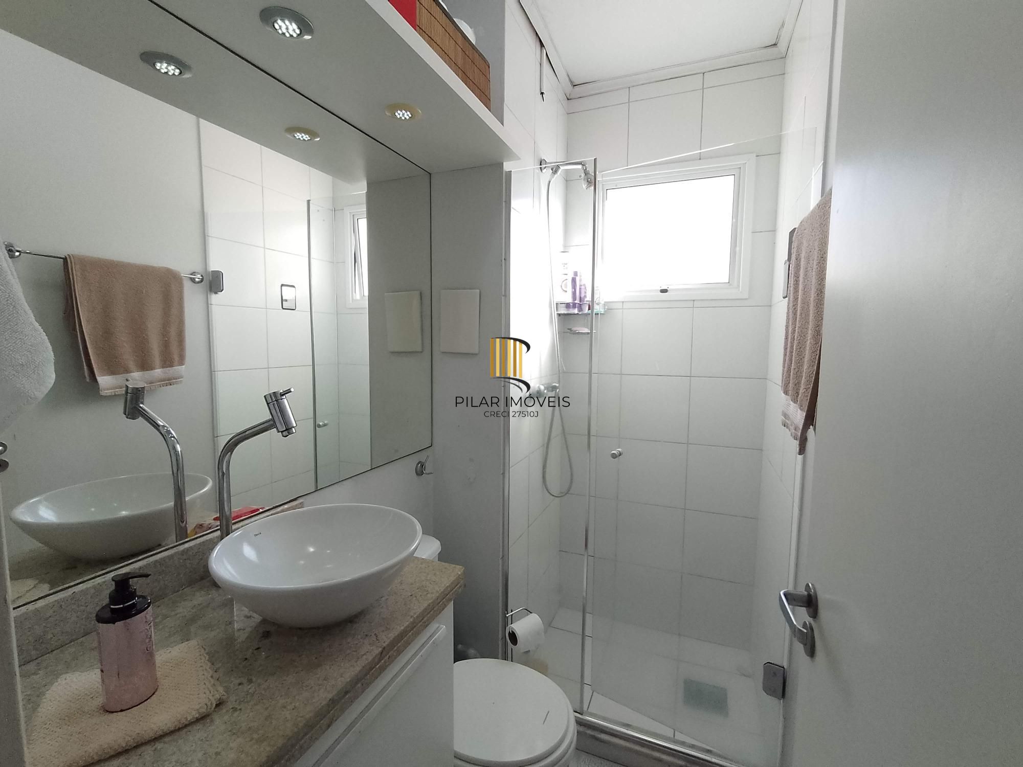 Apartamento 2 dormitórios mobiliado com vaga e elevador no Alto Petrópolis