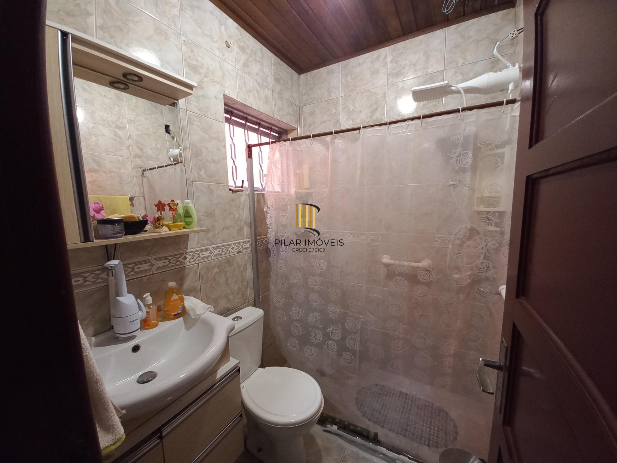 Casa 2 dormitórios no bairro Restinga
