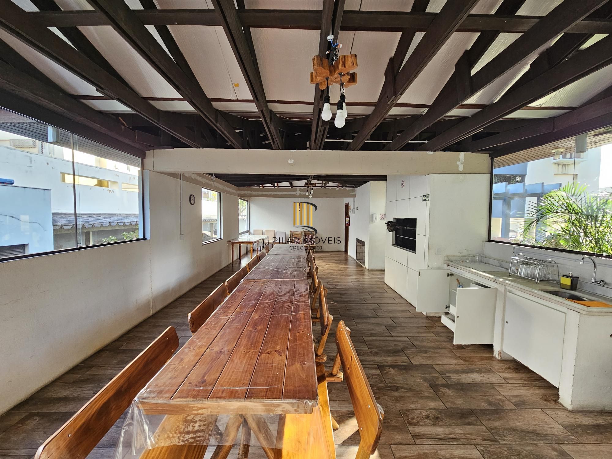 Apartamento 2 dormitórios, sacada com churrasqueira no Cristo Redentor