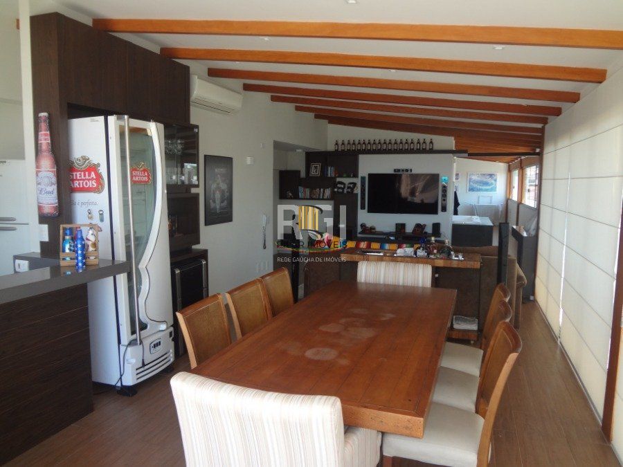 Cobertura para Venda - 267m², 3 dormitórios, sendo 1 suites, 2 vagas - Menino Deus