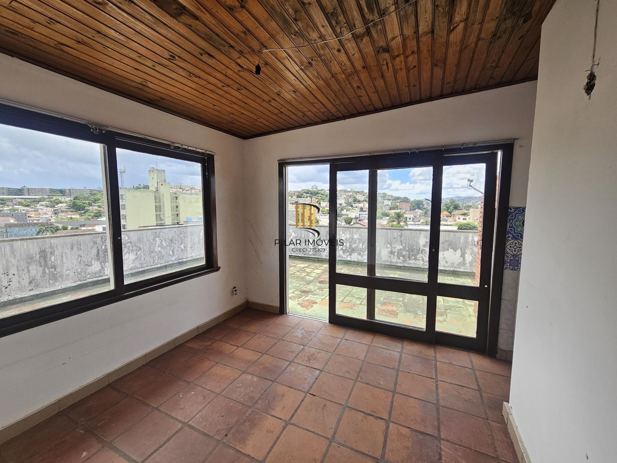 Cobertura 2 dormitórios com suite, elevador e vaga