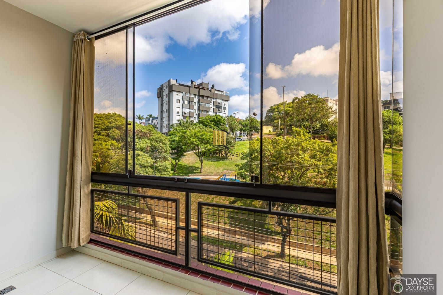 Apartamento 2 dormitórios com 2 vagas próximo da PUC