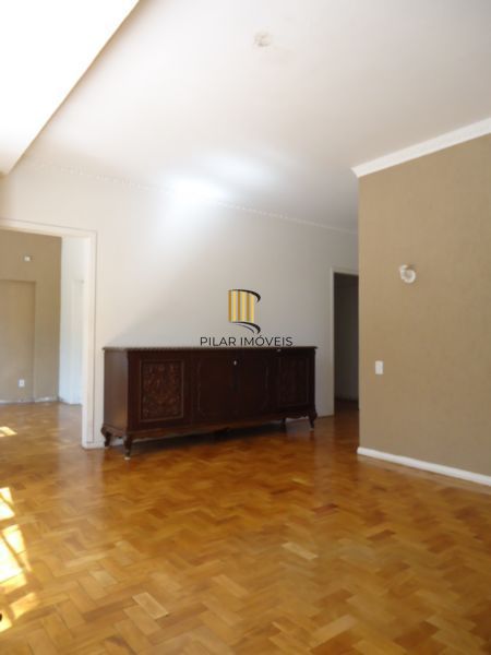 Casa para Venda - 510m², 6 dormitórios, sendo 1 suites, 3 vagas - São João