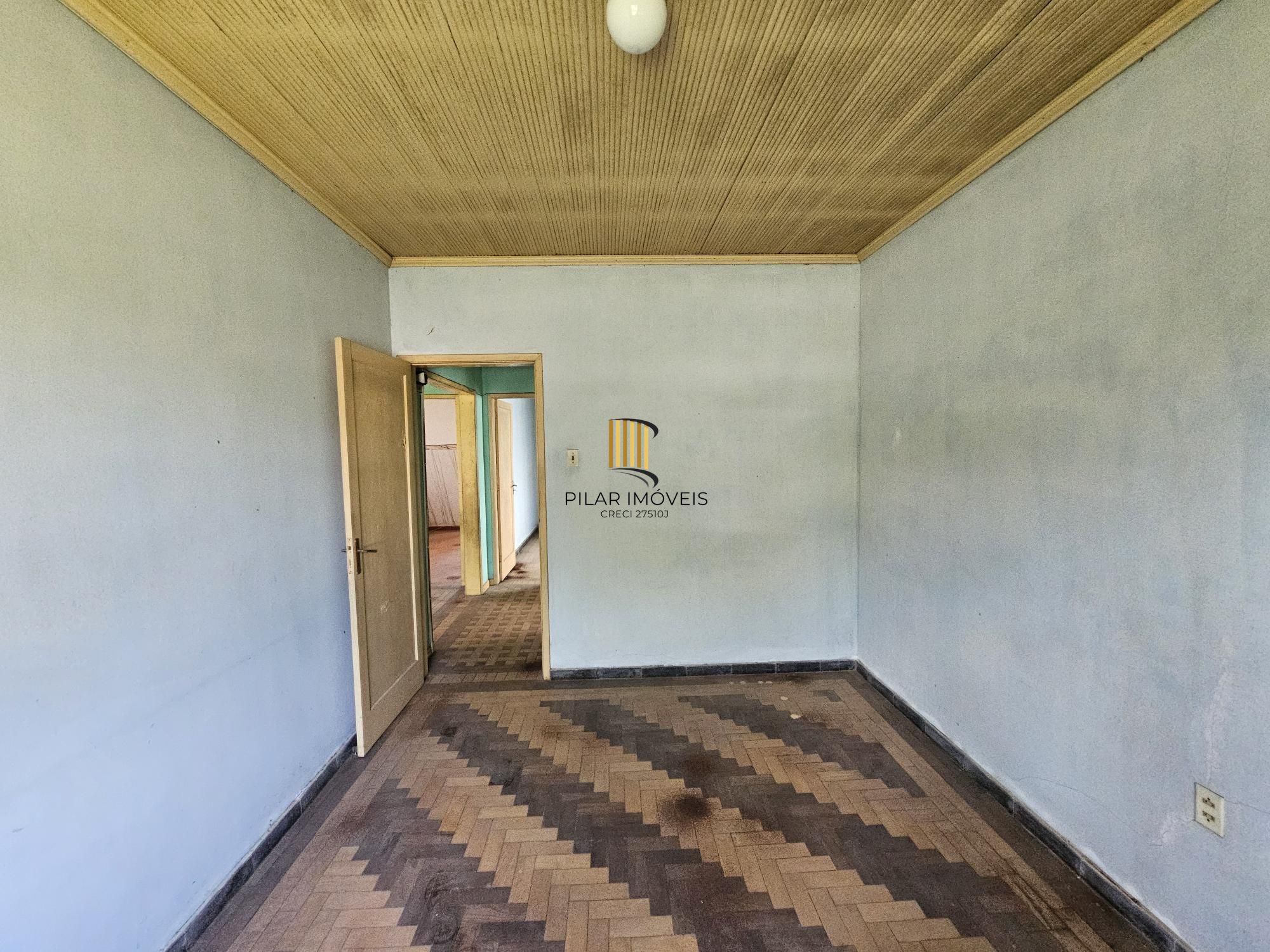 AMPLO TERRENO FRENTE NORTE NA MELHOR RUA DO BAIRRO TRISTEZA