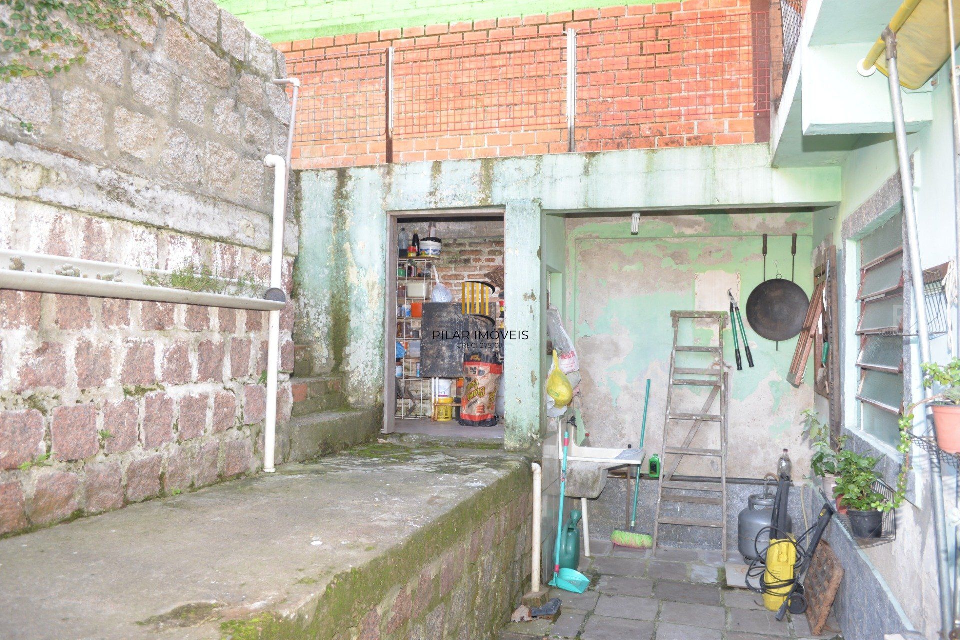 Sobrado para Venda - 168m², 4 dormitórios, 6 vagas - Jardim Sabará