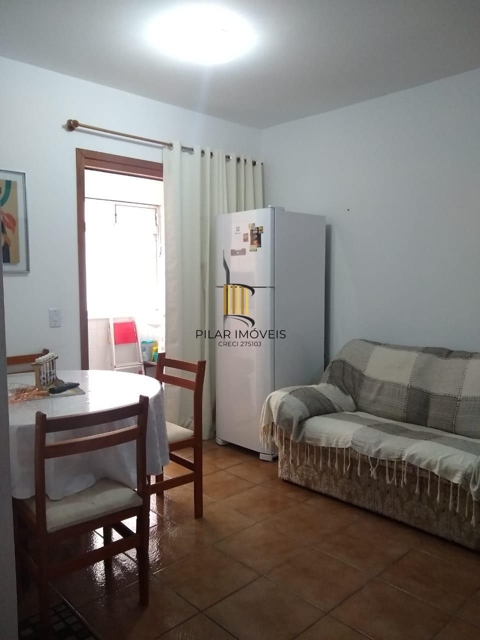 Apartamento 2 dormitórios com churrasqueira em Capão da Canoa