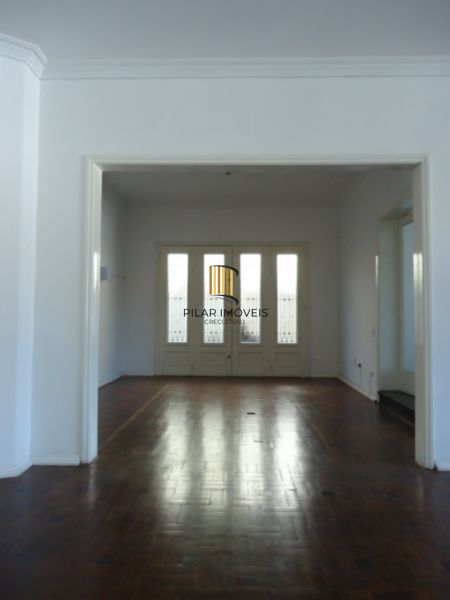 Casa para Venda - 510m², 6 dormitórios, sendo 1 suites, 3 vagas - São João