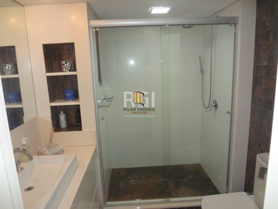 Cobertura para Venda - 267m², 3 dormitórios, sendo 1 suites, 2 vagas - Menino Deus
