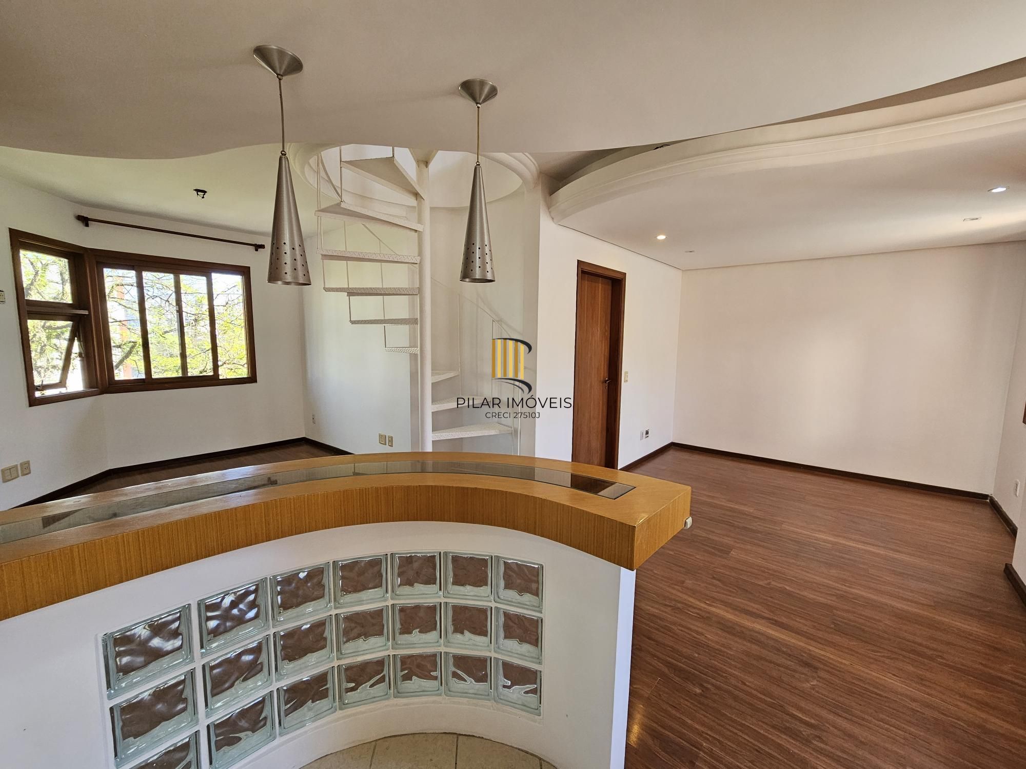 Cobertura 3 dormitórios com vaga no Petrópolis