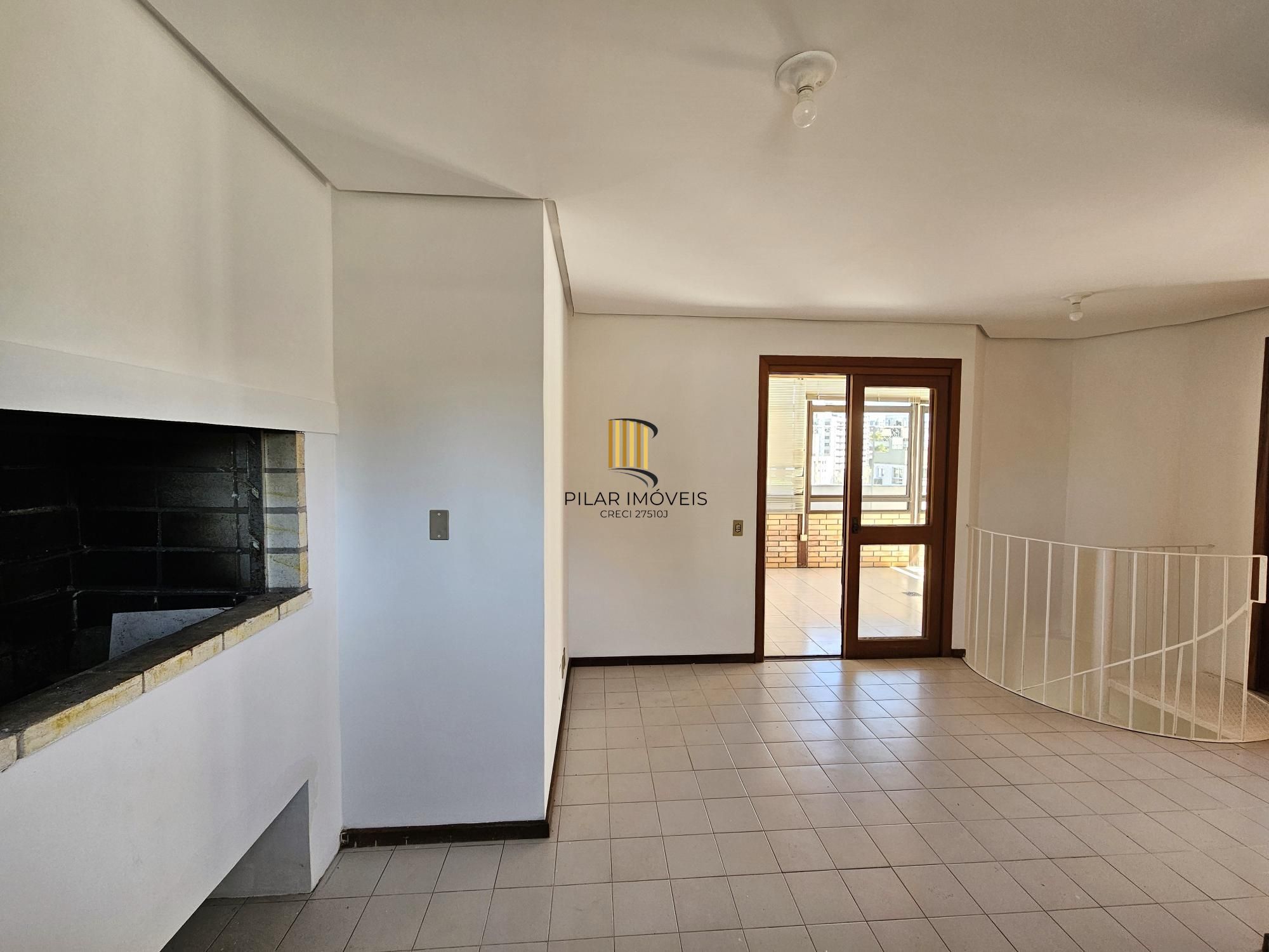 Cobertura 3 dormitórios com vaga no Petrópolis