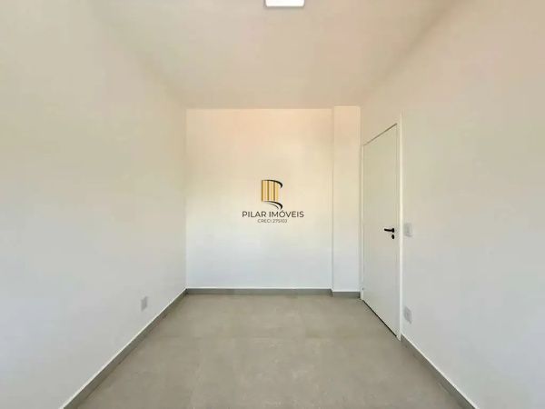 Apartamento 2 dormitórios, sacada com churrasqueira no Cristo Redentor