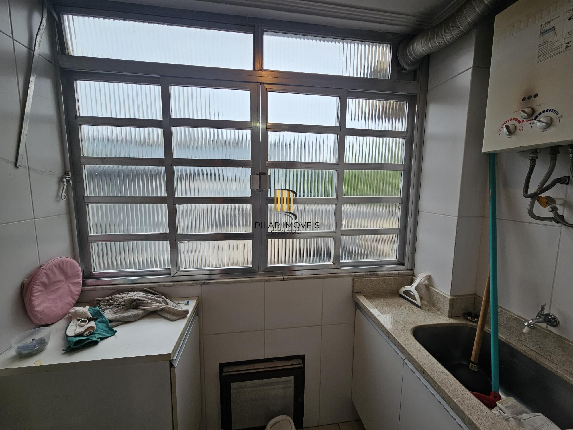 CIDADE BAIXA COM SACADA E VAGA DE GARAGEM