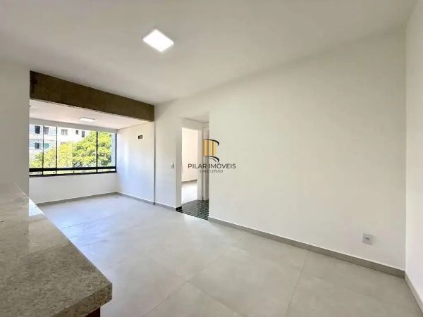 Apartamento 2 dormitórios, sacada com churrasqueira no Cristo Redentor