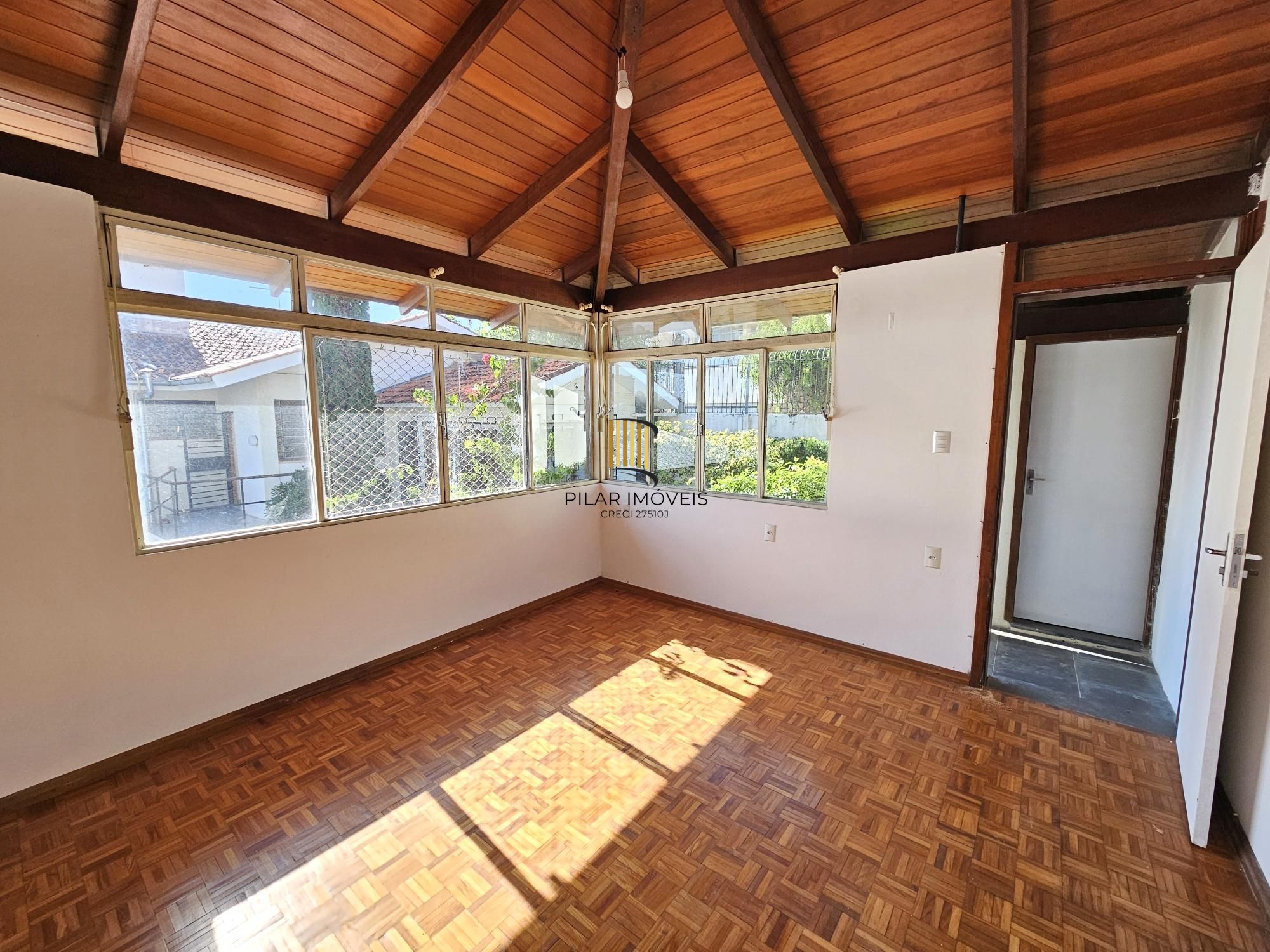 CASA EXCLUSIVA NO BAIRRO TRÊS FIGUEIRAS