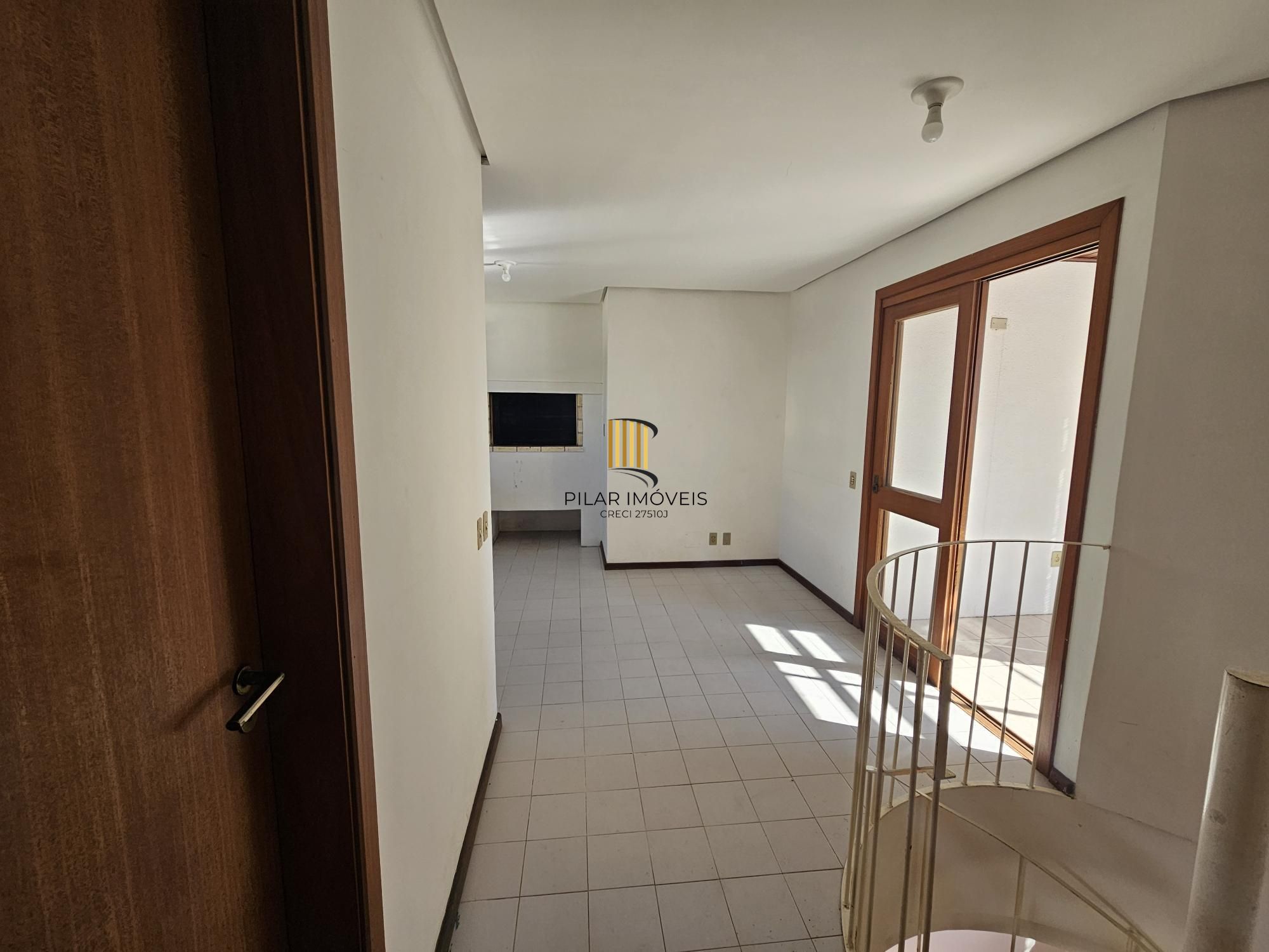 Cobertura 3 dormitórios com vaga no Petrópolis
