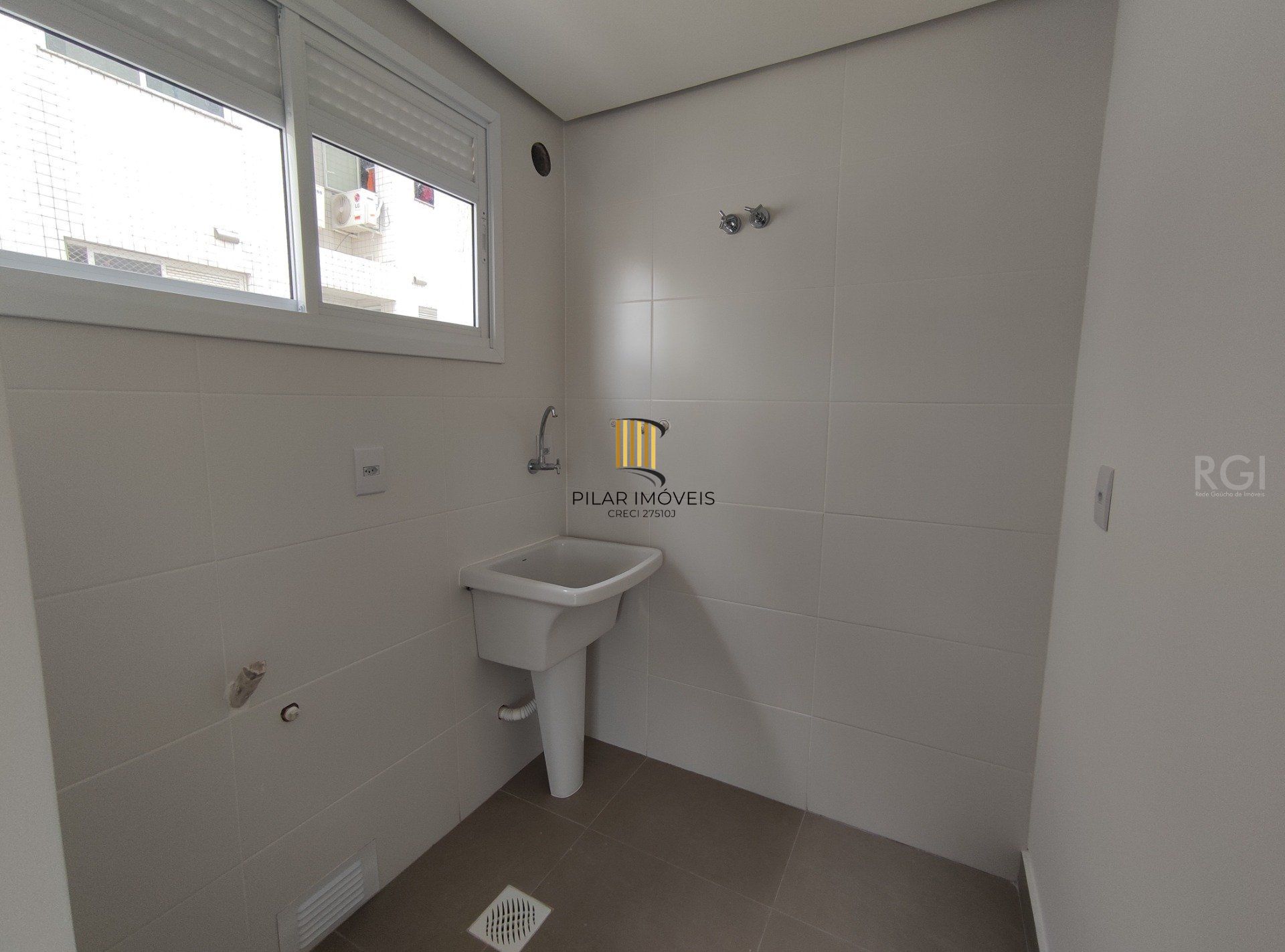 Duplex para Venda - 179.08m², 2 dormitórios, sendo 2 suites, 2 vagas - Petrópolis