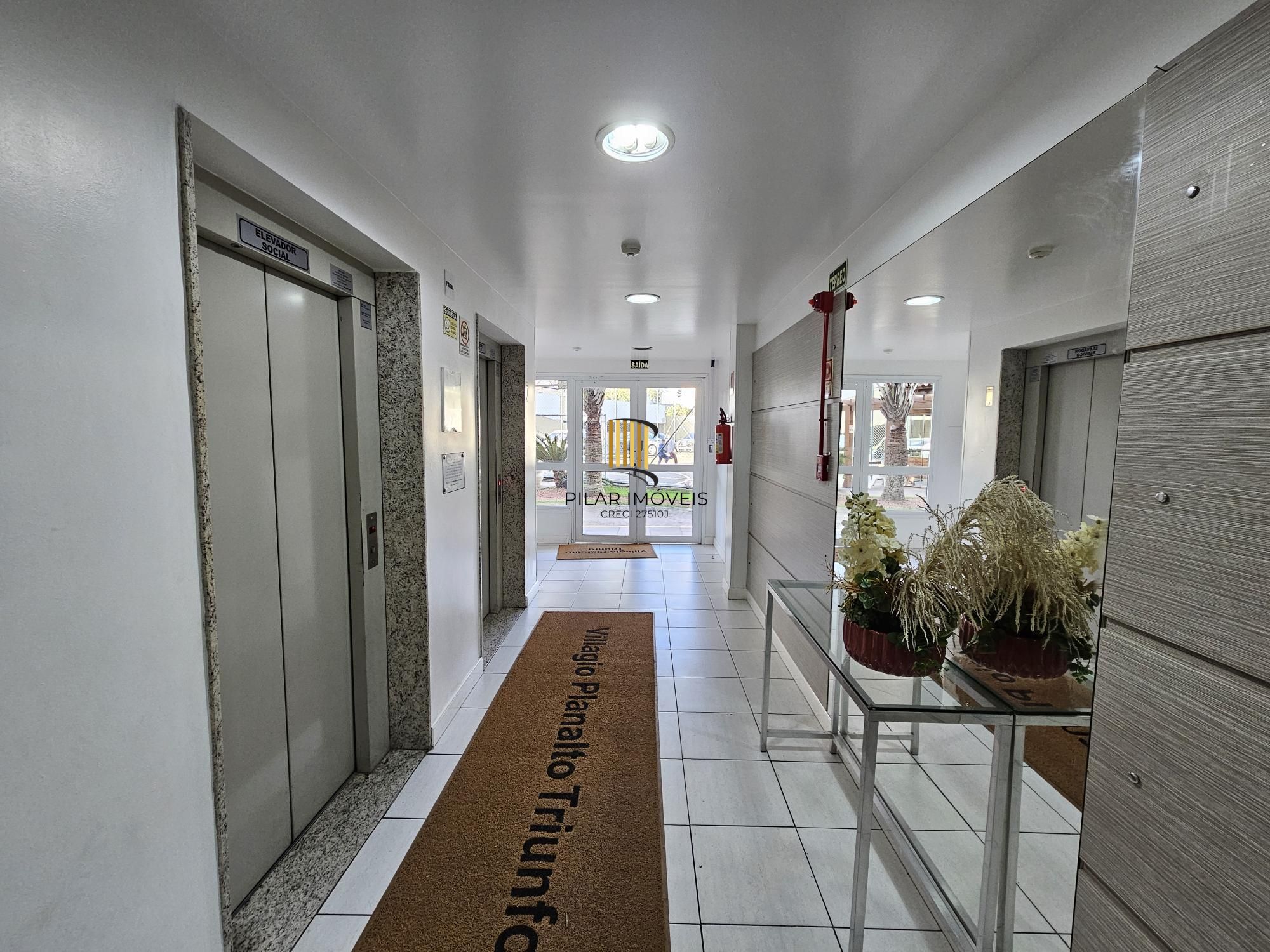 Apartamento 2 dormitórios com vaga coberta