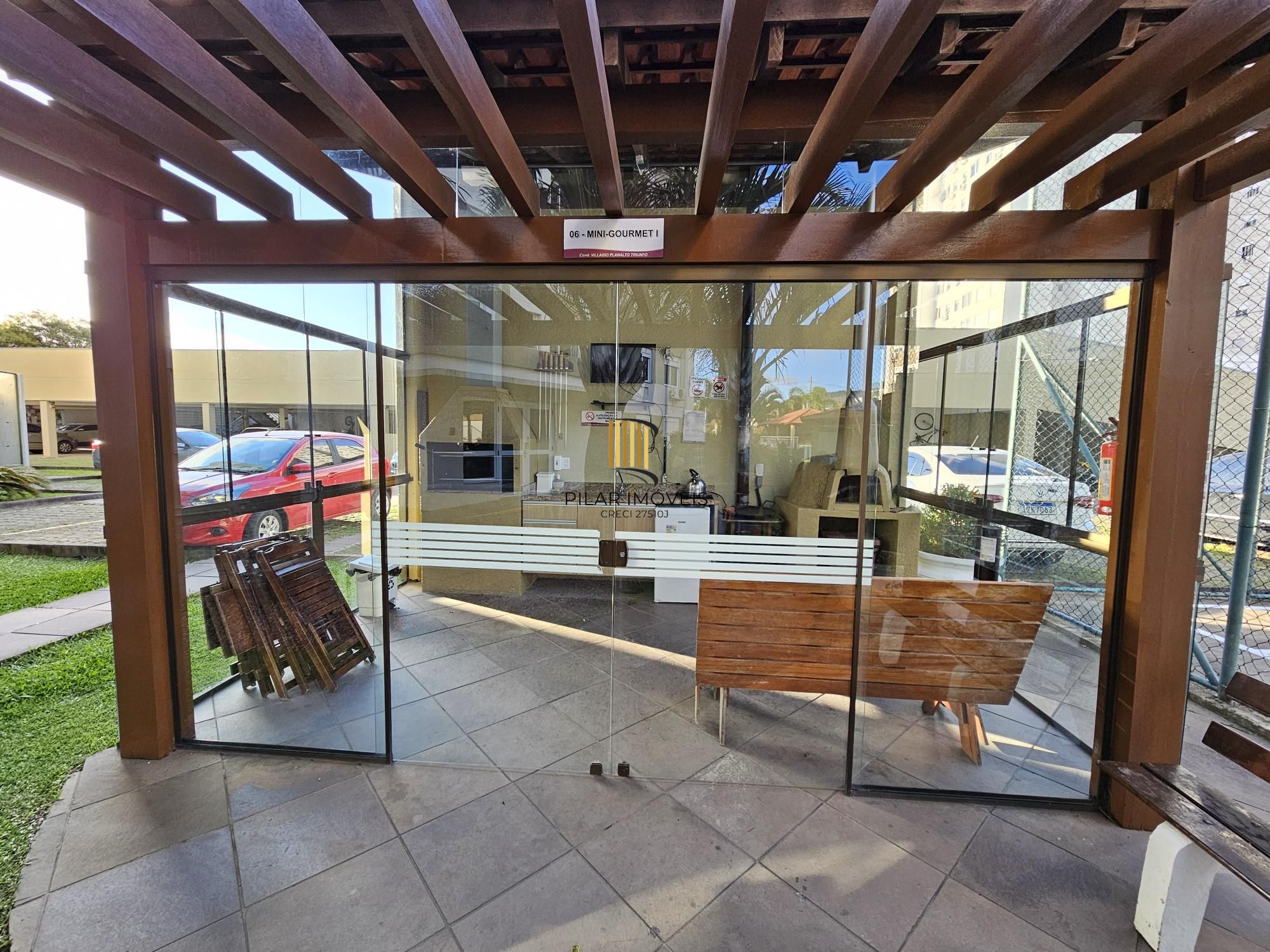 Apartamento 2 dormitórios com vaga coberta