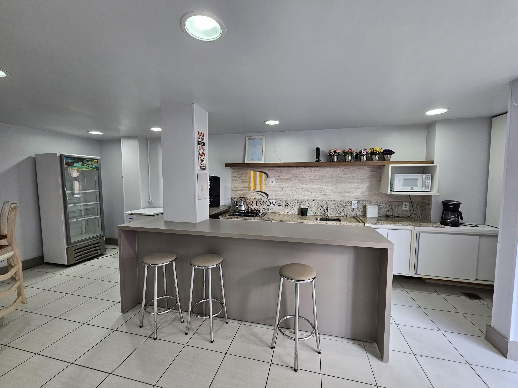 Apartamento 2 dormitórios com vaga coberta