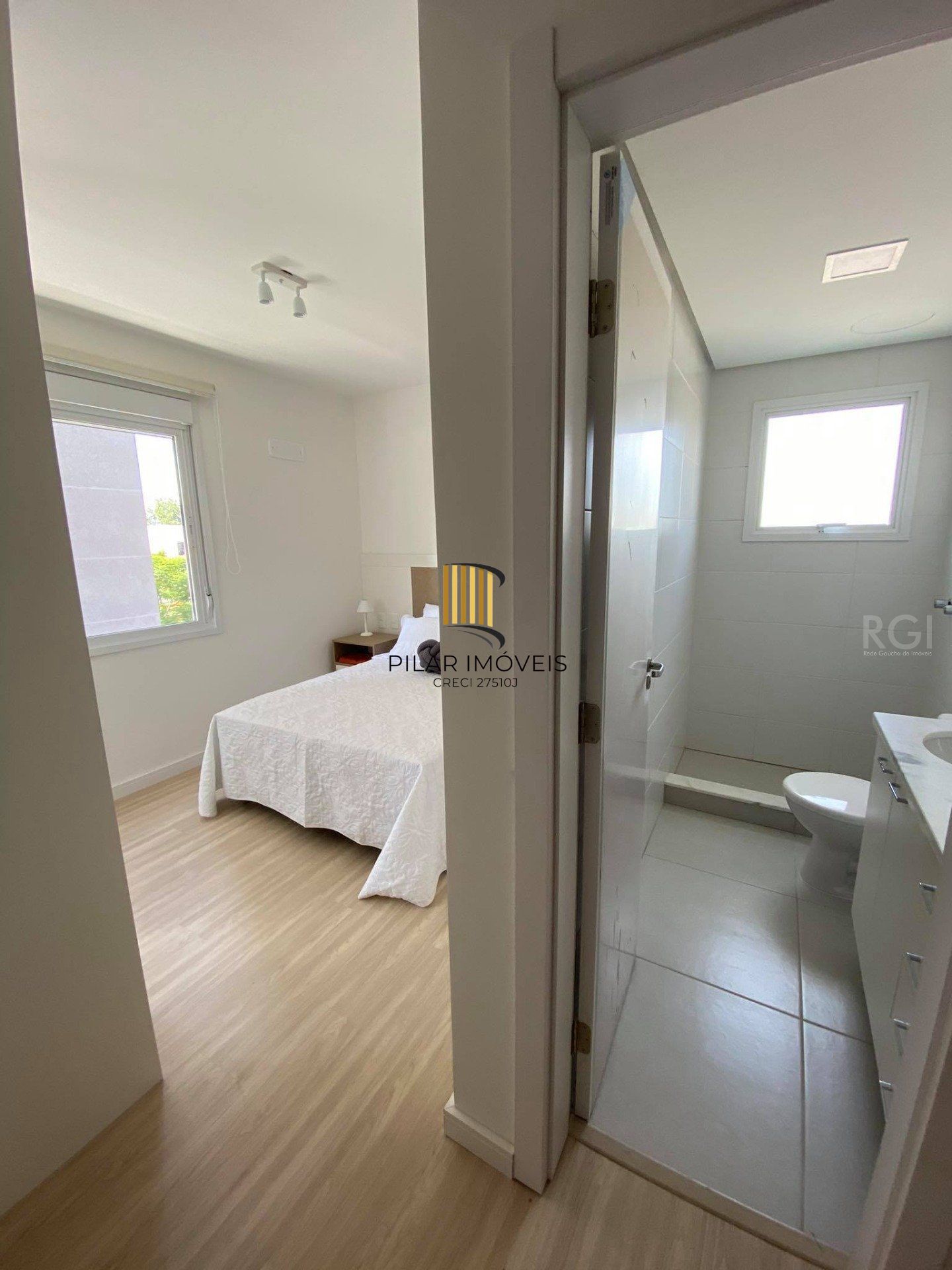 Apartamento para Venda - 66.41m², 2 dormitórios, sendo 1 suites, 1 vaga - Petrópolis