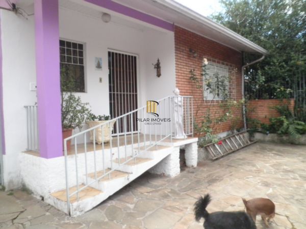 Casa para Venda - 150m², 3 dormitórios, 2 vagas - Chácara Das Pedras