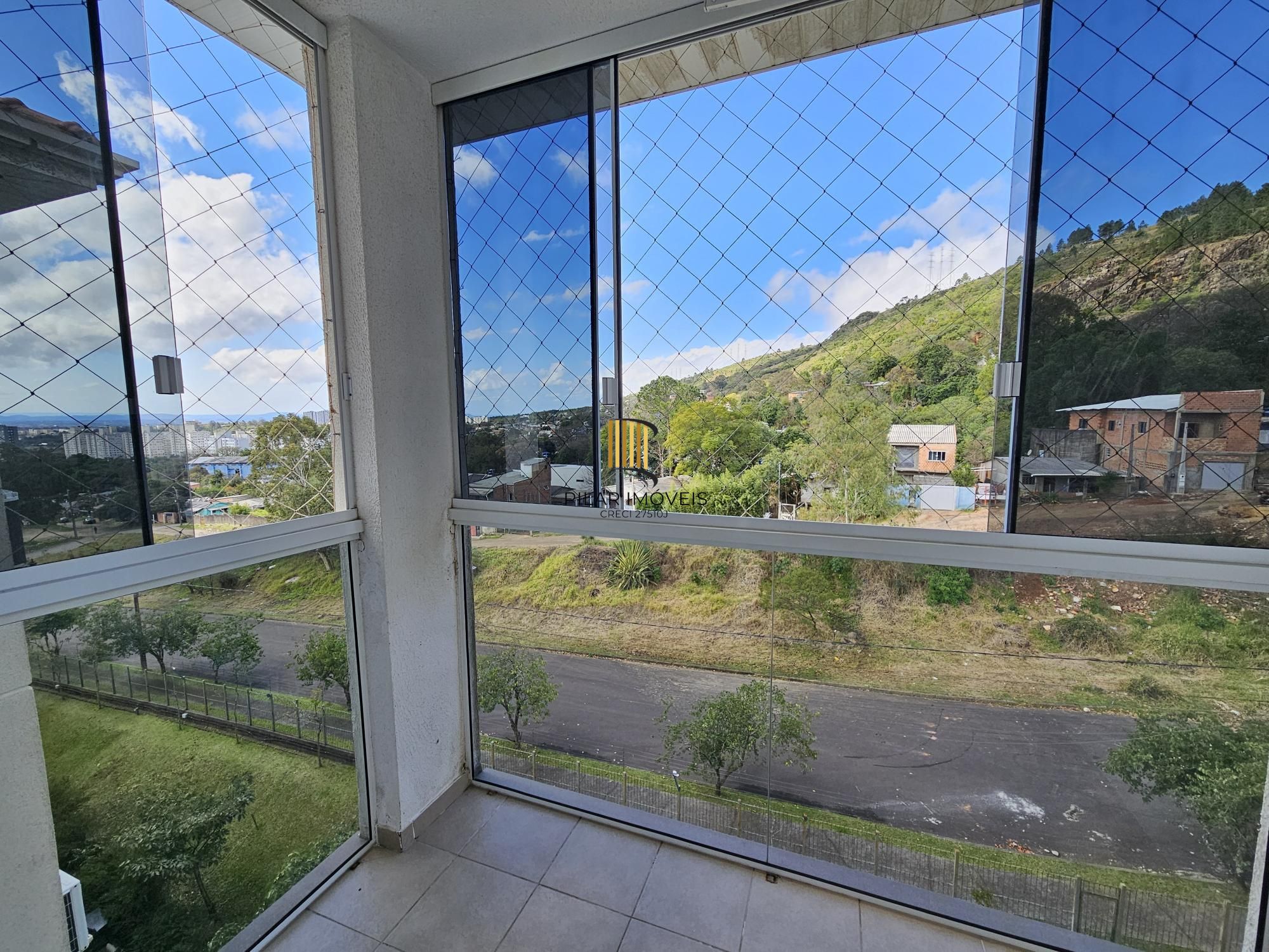 Apartamento 2 dormitórios mobiliado com vaga e elevador no Alto Petrópolis