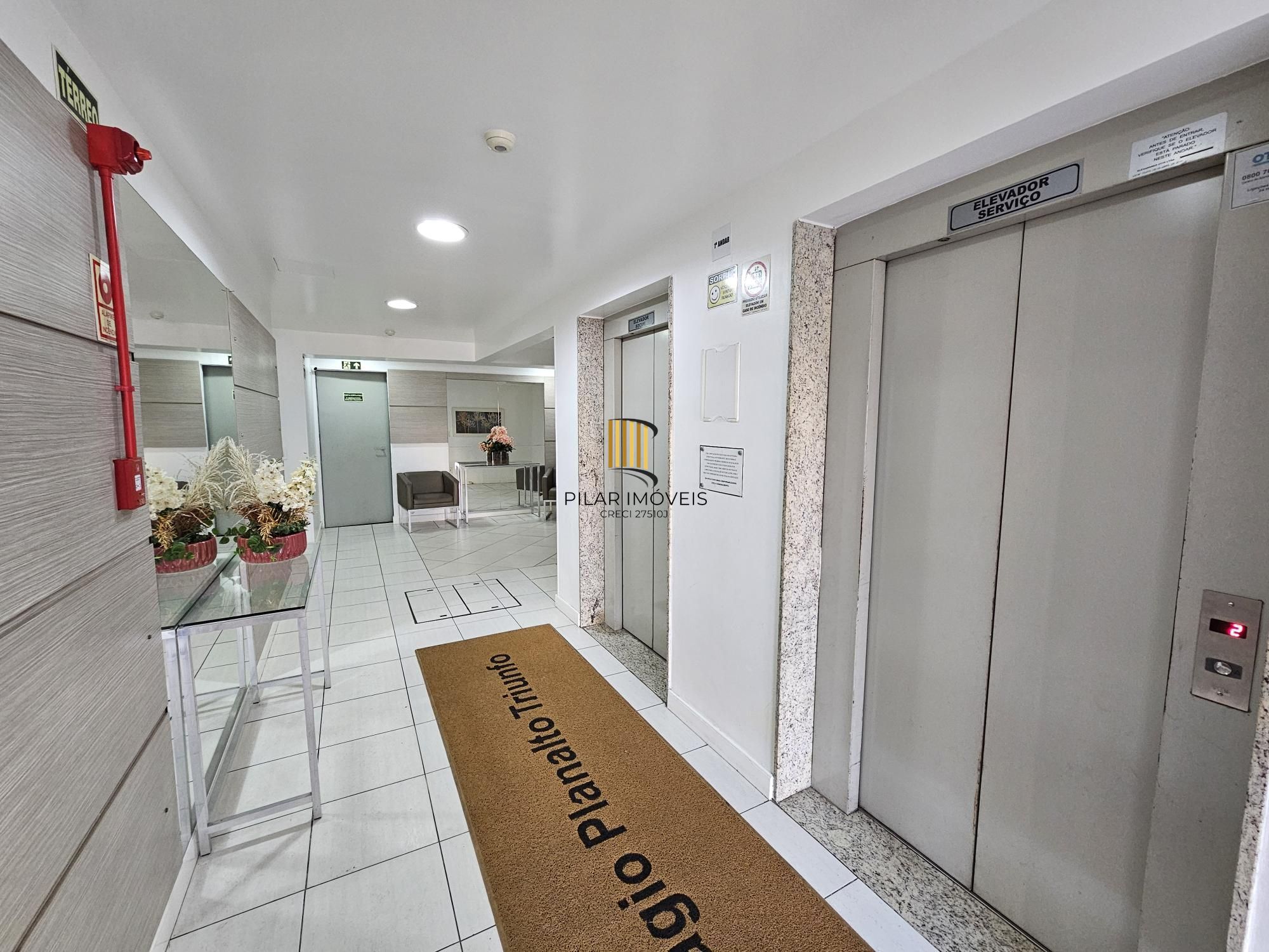 Apartamento 2 dormitórios com vaga coberta