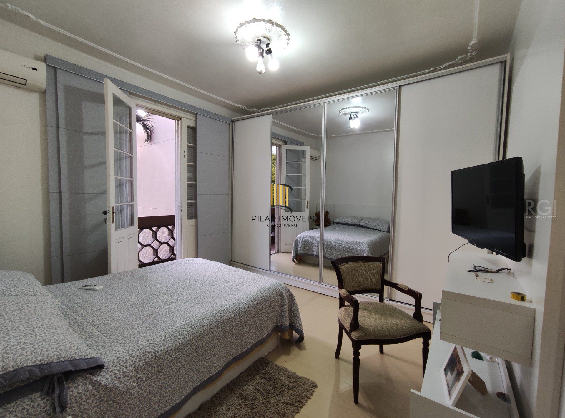 Apartamento para Venda - 60.44m², 2 dormitórios, 1 vaga - Petrópolis