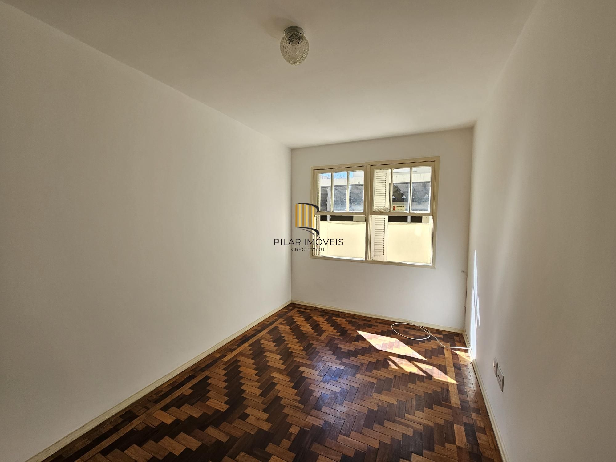 MENINO DEUS | 1 DORM ENSOLARADO