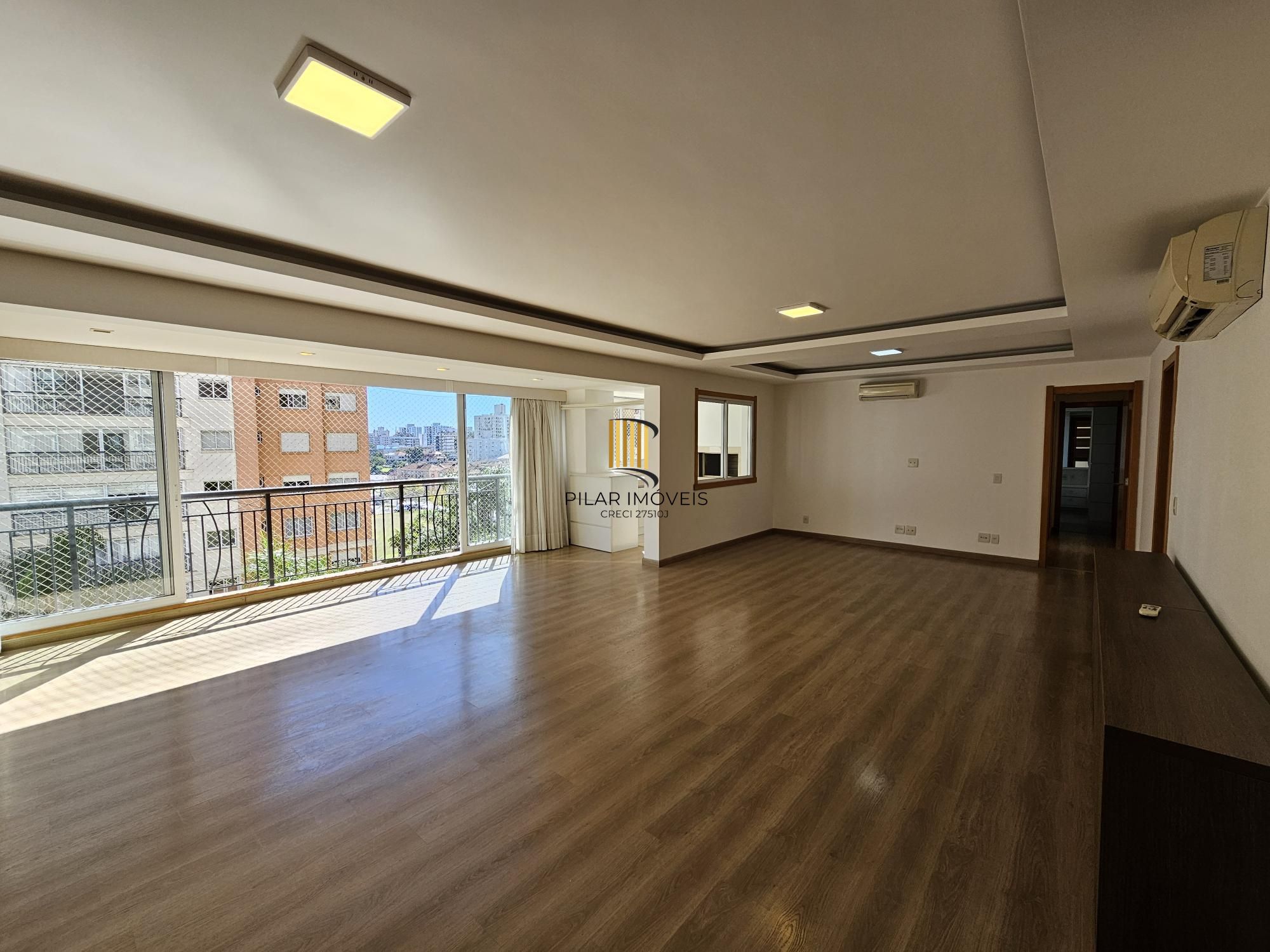 Apartamento 3 suítes na frente do Parque Germânia