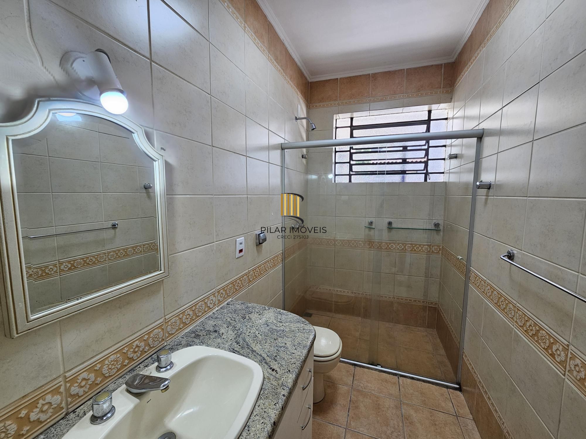 CASA EXCLUSIVA NO BAIRRO TRÊS FIGUEIRAS