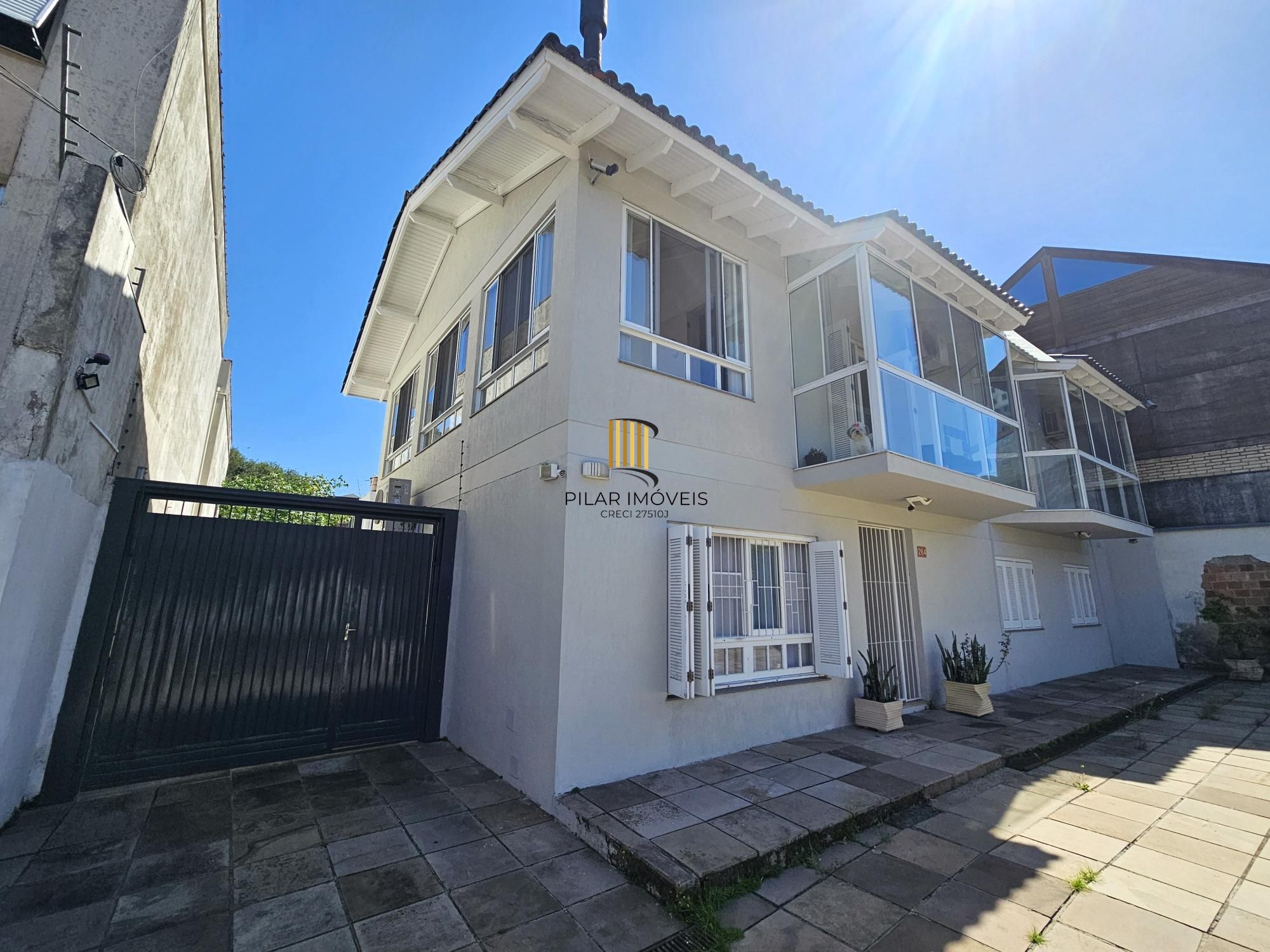 SOBRADO COM 3 SUÍTES + DORMITÓRIOS NO TÉRRREO | PISCINA | E MUITO MAIS