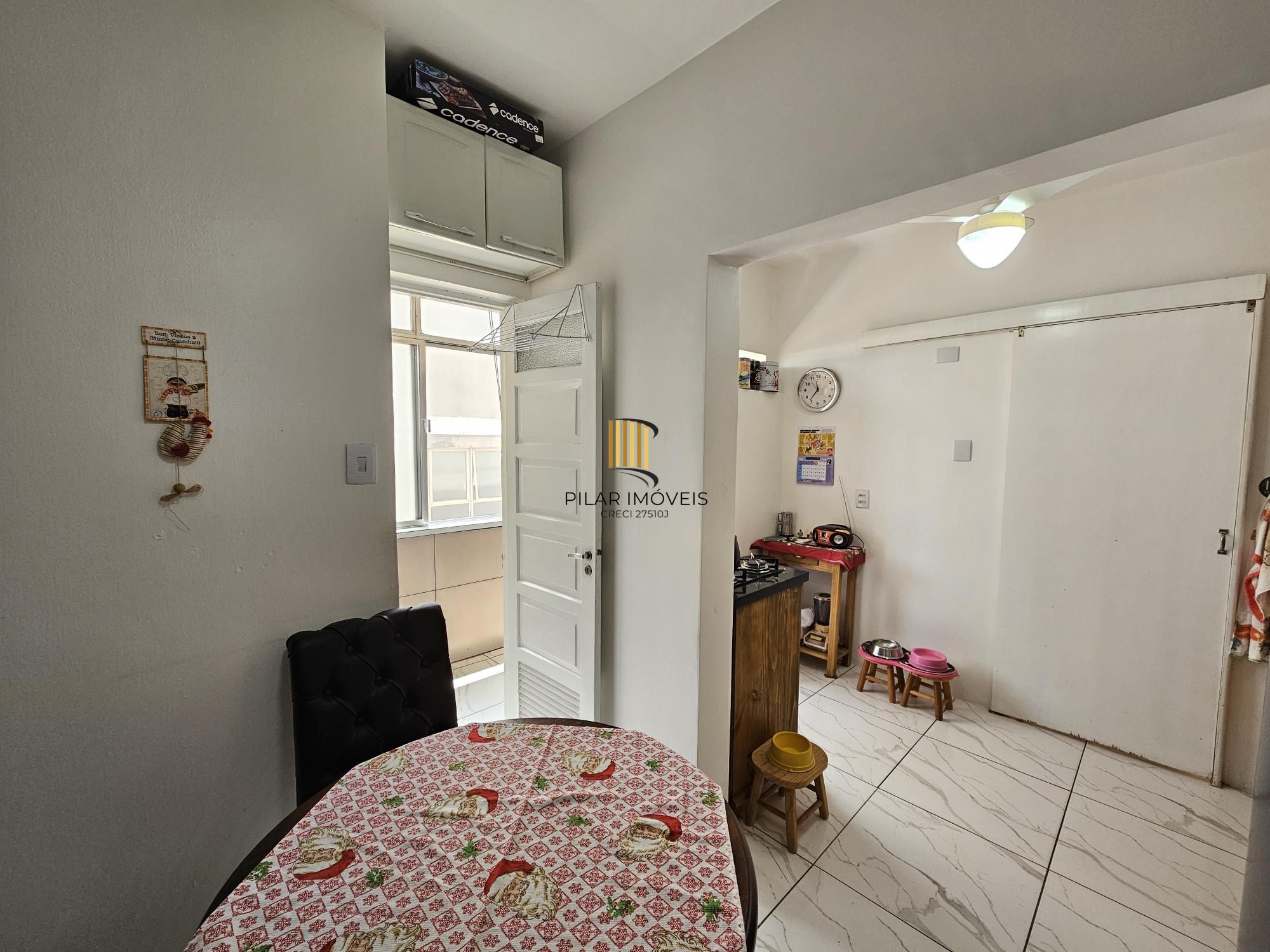 Apartamento 2 dormitórios com elevador no Floresta