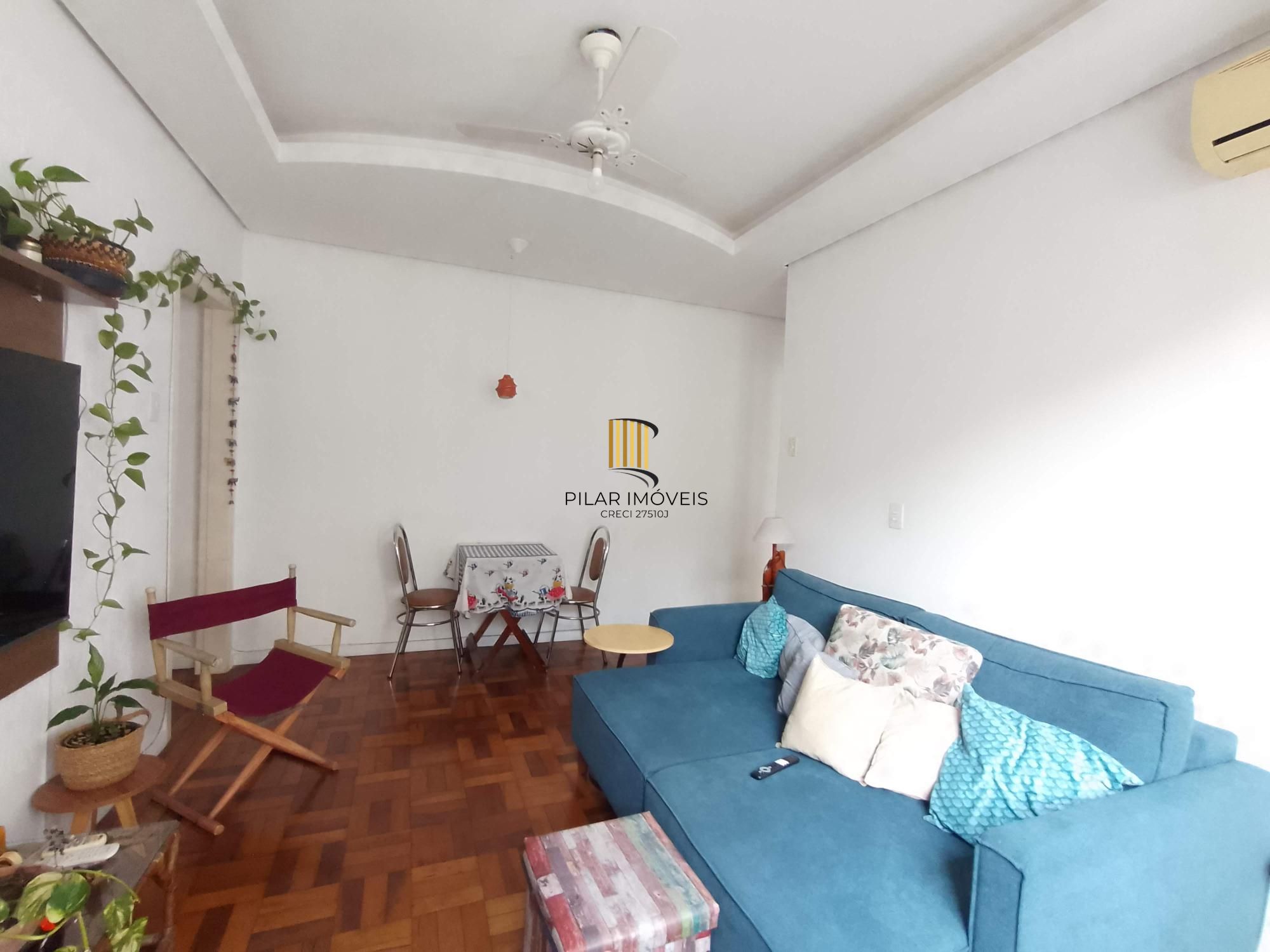 Apartamento 2 dormitórios com vaga e sacada perto da Redenção