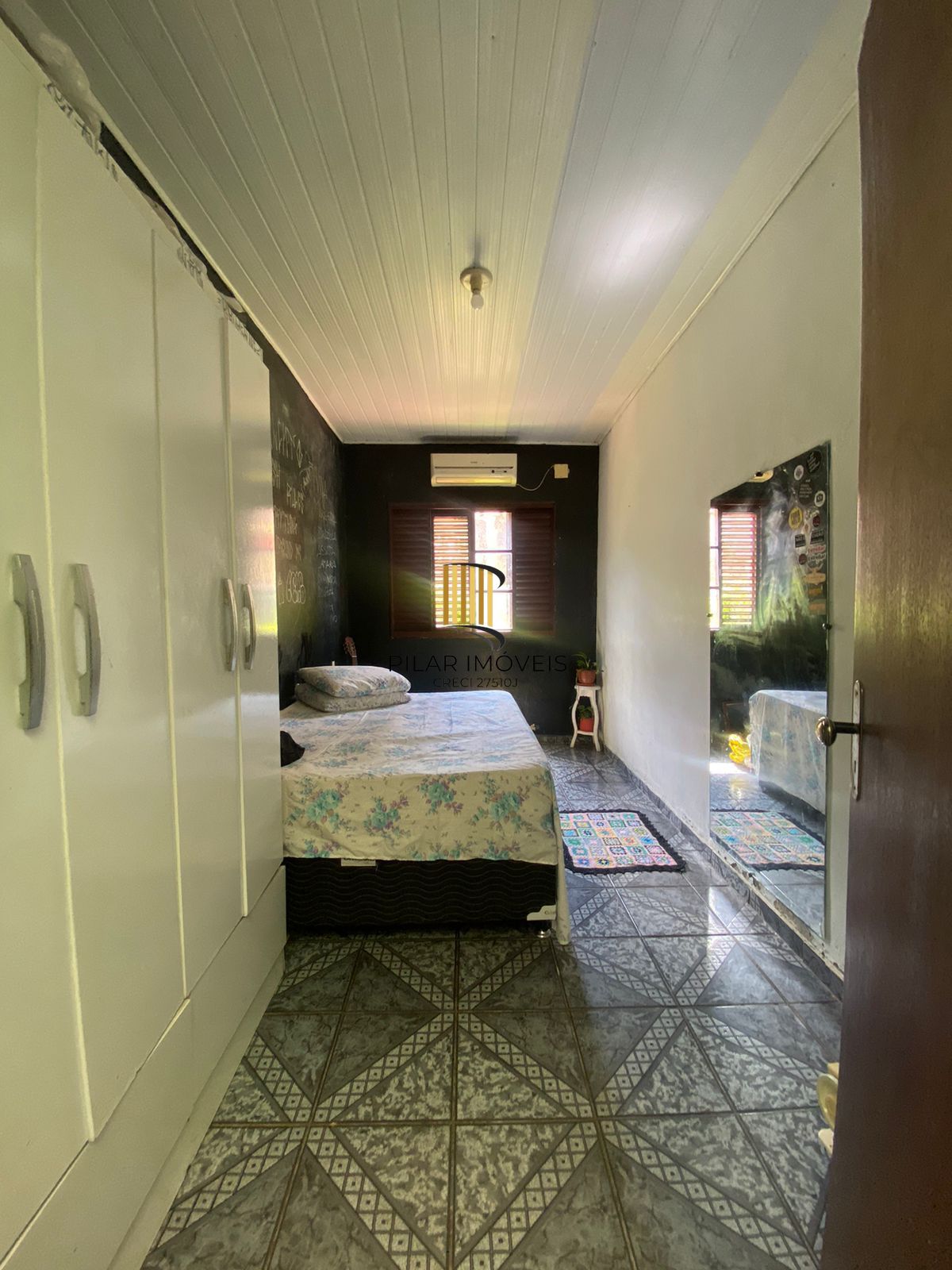 Casa 3 dormitórios com amplo terreno