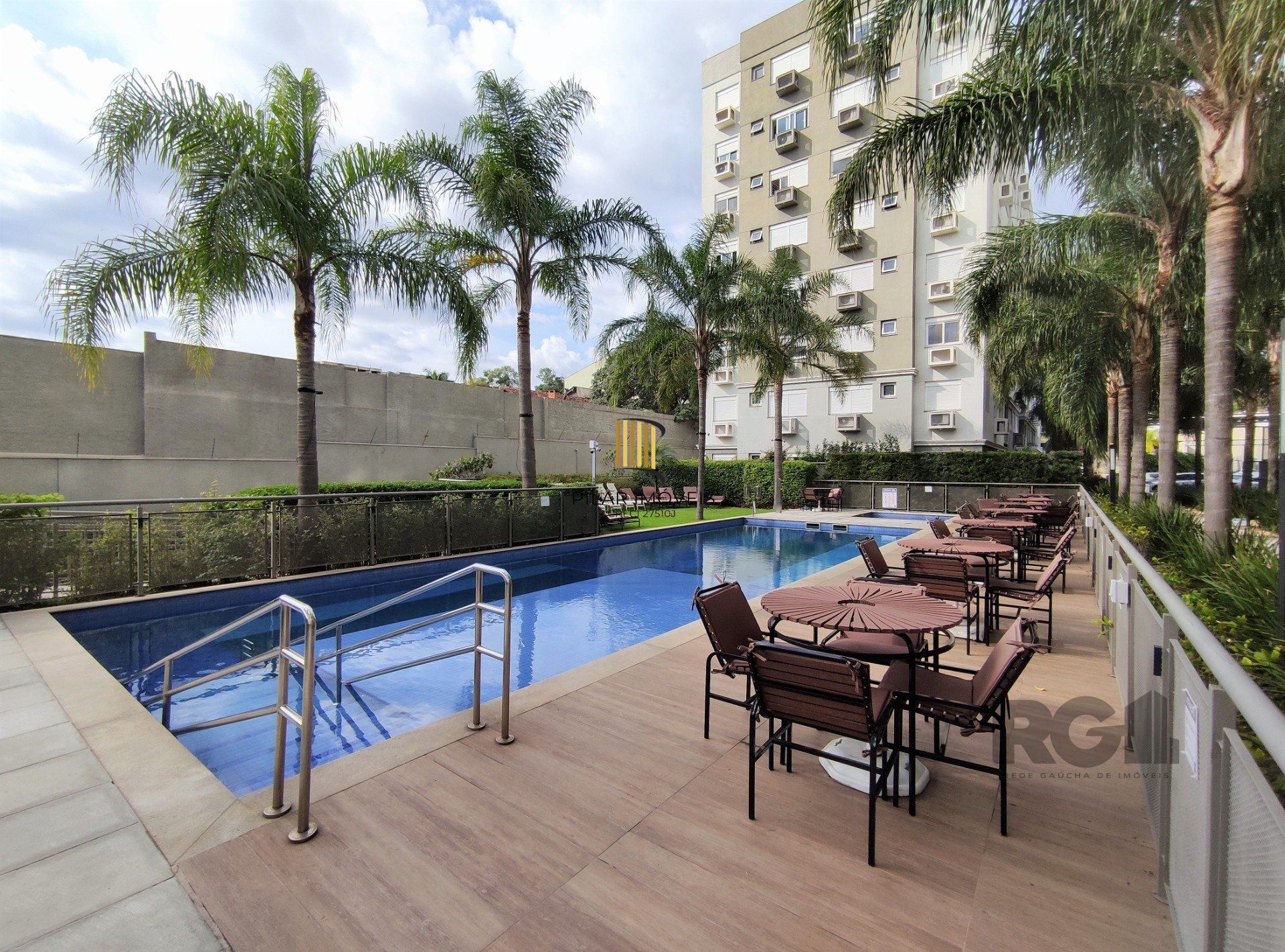 Apartamento 2 dormitórios no bairro Glória