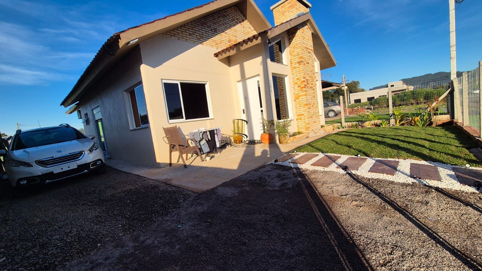 Casa nova com 3 dormitórios sendo 1 suíte no Centro