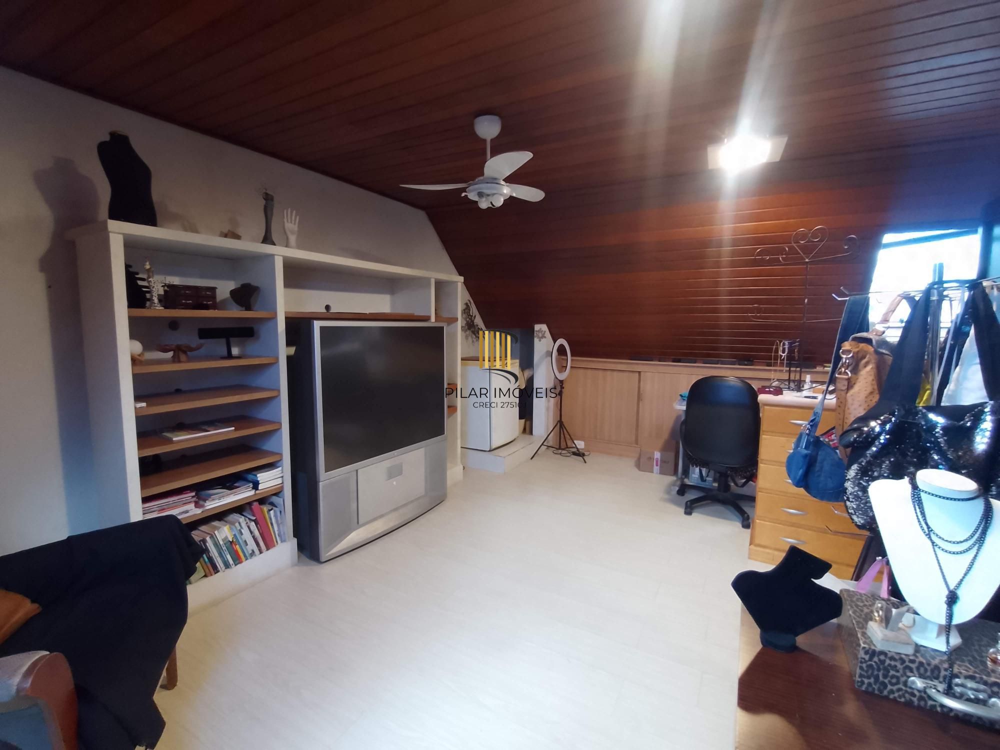 Casa 3 dormitórios em condomínio de luxo próximo ao Shopping Iguatemi